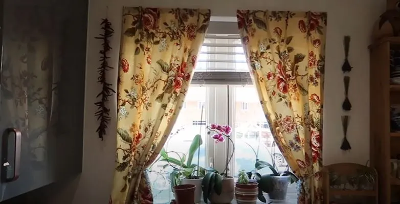 How to Sew Shorten Curtains for Kitchen Window